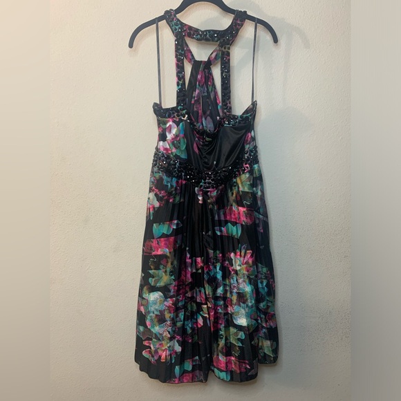 NWT City Chic Pleated Halter Dress. Black Floral Size 20 - Picture 8 of 9